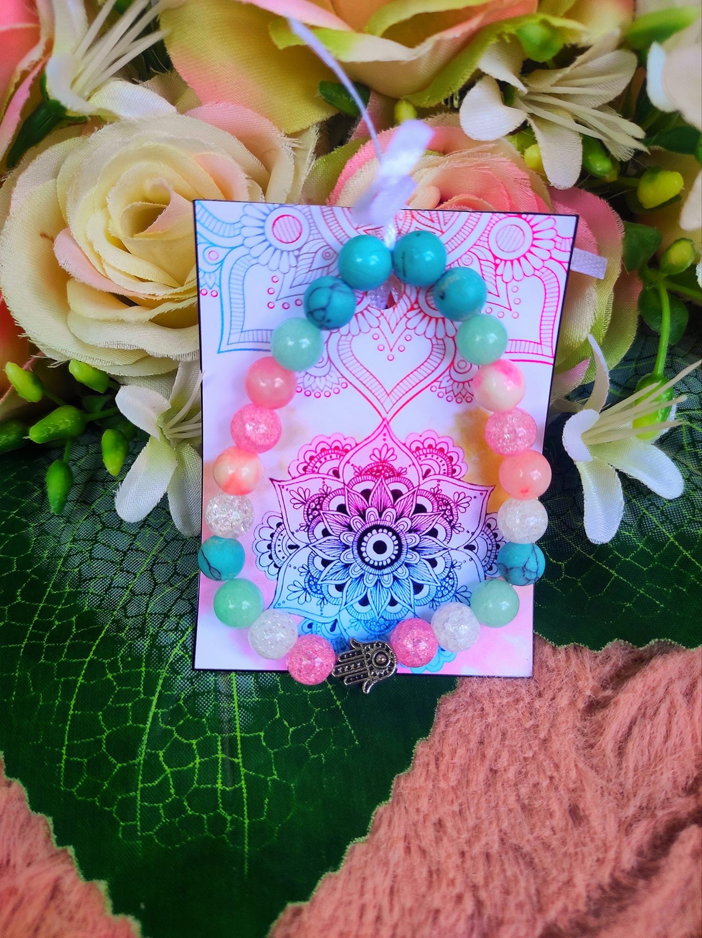 Fatima keze színes karkötő